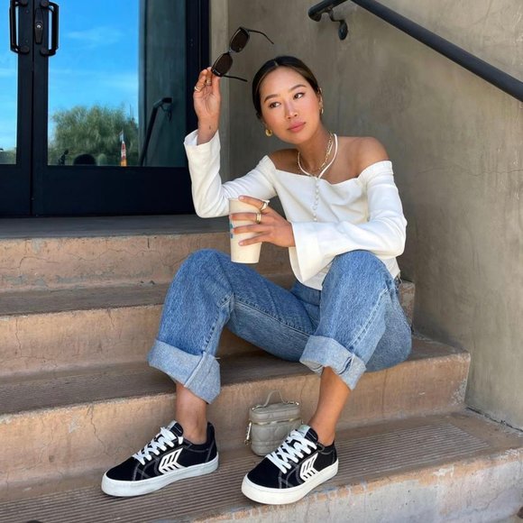 Welcome to my closet! - Picture 2 of 3